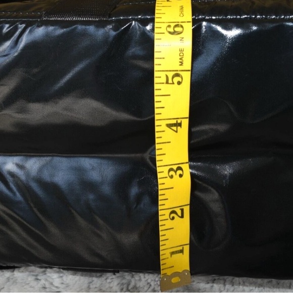 Stylish Black Travel Quilted Shoulder or crossbody Bag Tote Light - Picture 8 of 10